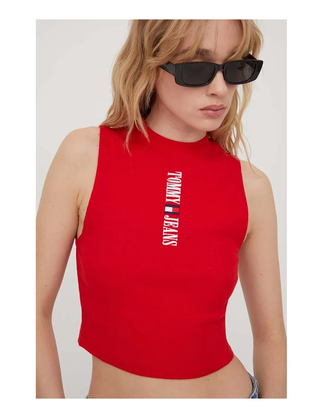 Camiseta sin mangas de corte cropped con logo de Tommy Hilfiger