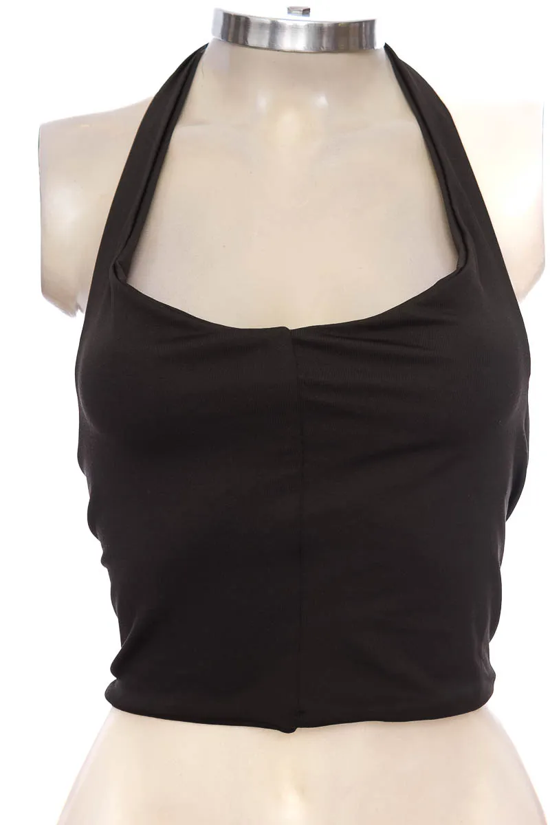 Top / Camiseta color Negro - Closeando